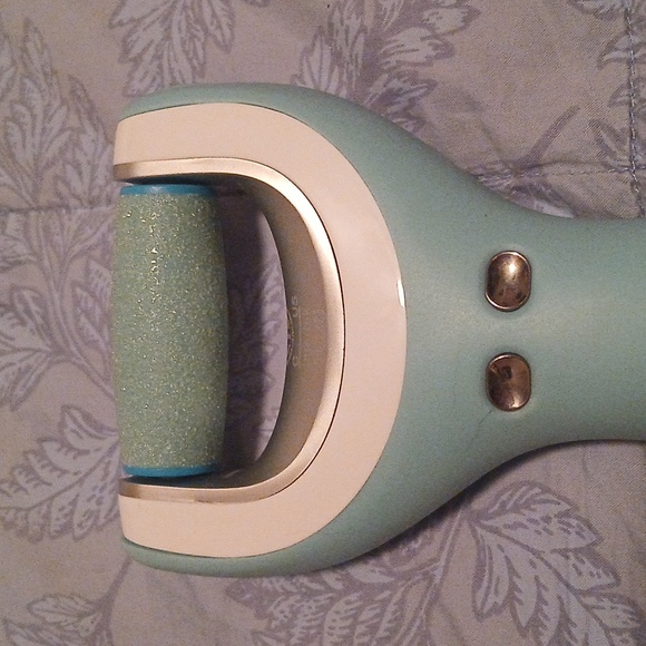 Amope Rechargeable Pedi Perfect Foot File - Picture 5 of 8